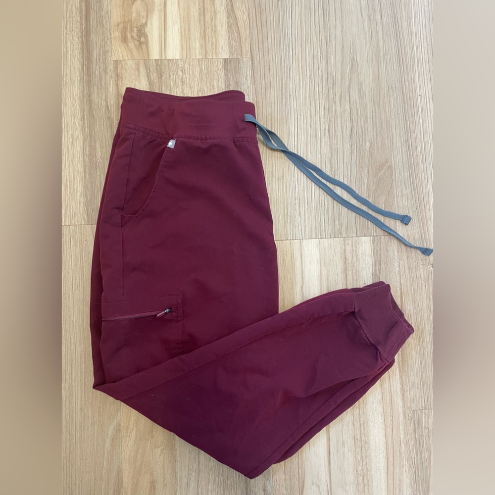 FIGS Women's Zamora Jogger Scrub Pants Burgundy Size Medium Petite